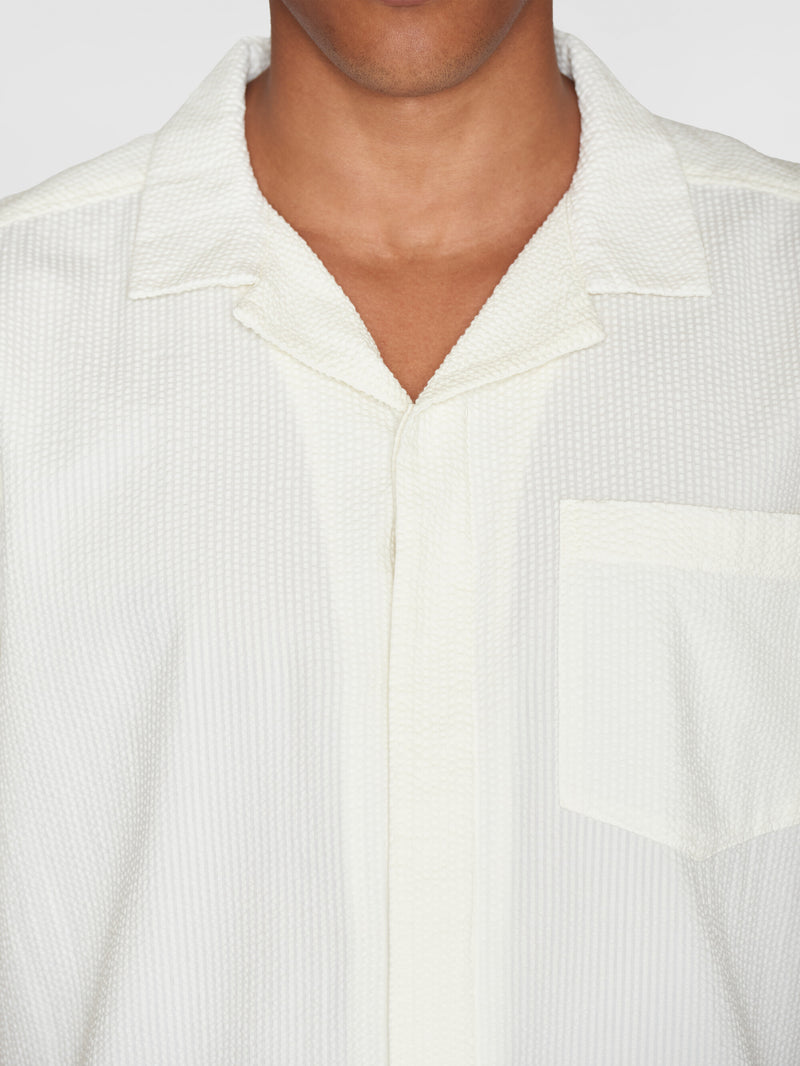 KnowledgeCotton Apparel - MEN Box short sleeve seersucker shirt GOTS/Vegan Shirts 1387 Egret