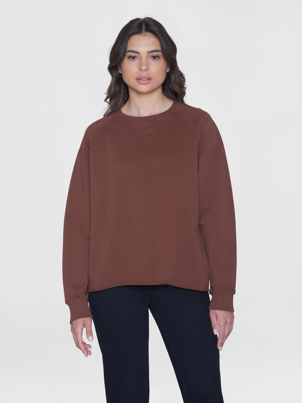 KnowledgeCotton Apparel - WMN Loose reactive dyed long ragland sleeve raw edges sweat - GOTS/Vegan Sweats 1441 Tiramisu
