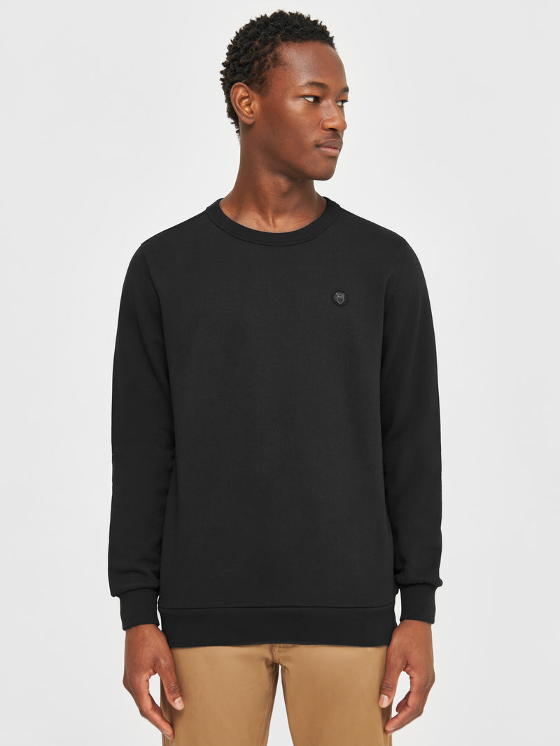 KnowledgeCotton Apparel - MEN Basic badge sweat Sweats 1300 Black Jet
